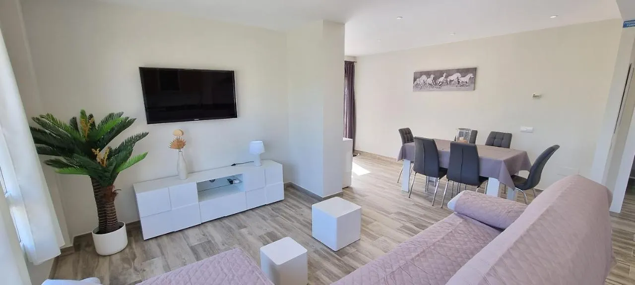 Apartamentos Paraiso: Beachfront Suite with Private Pool and Sea Views Playas de Vera
